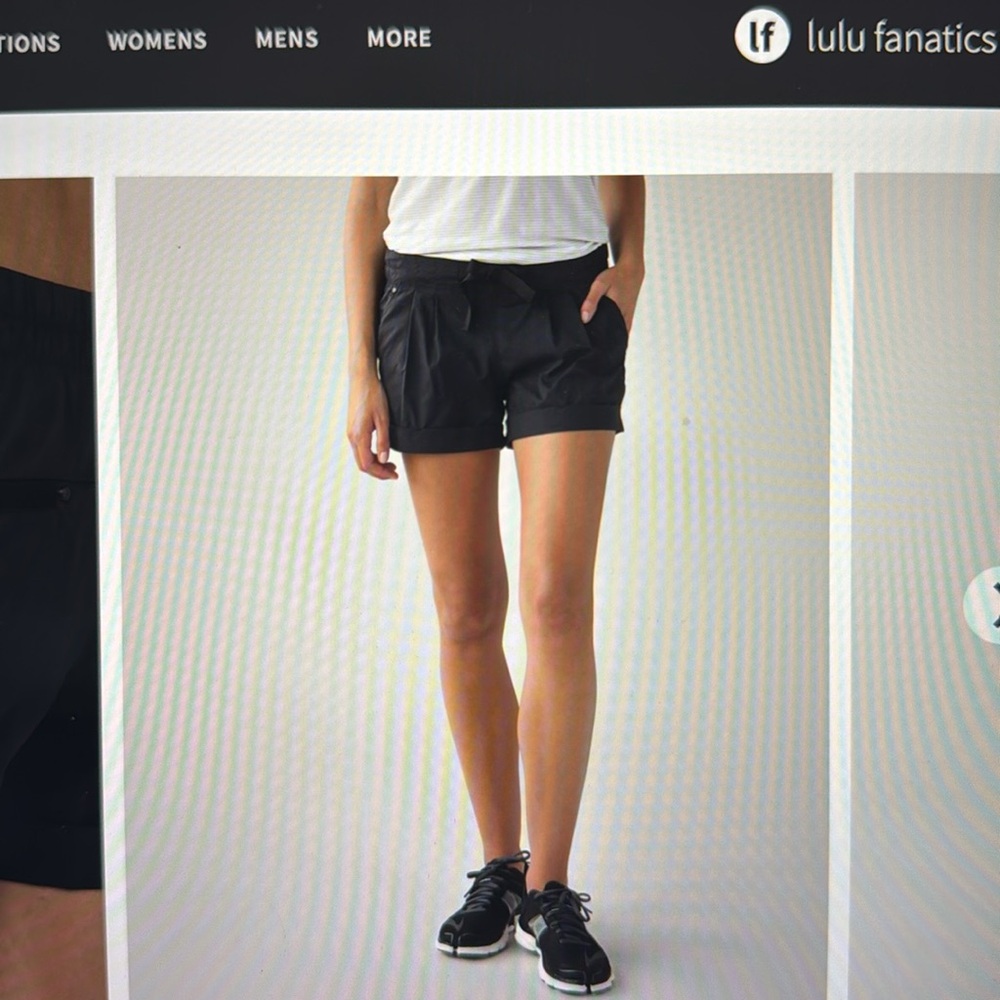 Lululemon Spring Break Away Short
Sz 6 Black